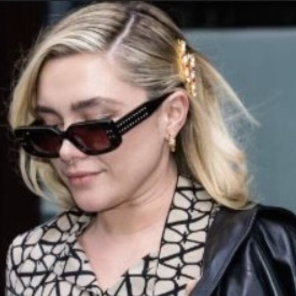 Valentino V-CINQUE VLS-108A Rectangle Sunglasses - Black/Rose - Picture 3 of 10